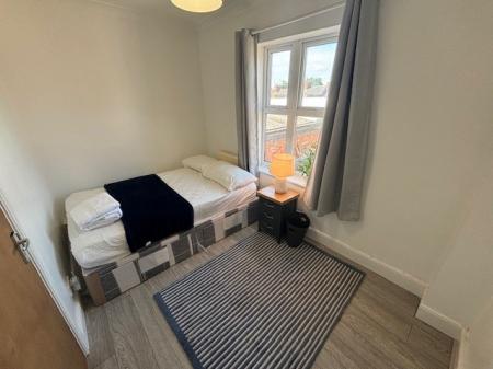 3 bedroom Terraced House to let in Field Street, Kettering, NN16