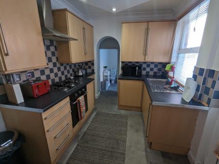 3 bedroom Terraced House to let in Field Street, Kettering, NN16