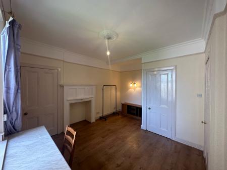 1 bedroom Flat to let in Dunnikier Road, Kirkcaldy, KY1