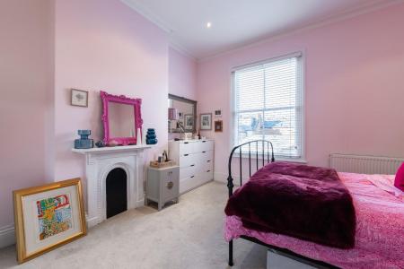 3 bedroom Terraced House for sale in Clarendon Avenue, Leamington Spa