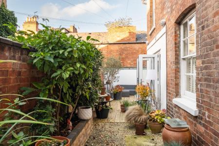 3 bedroom Terraced House for sale in Clarendon Avenue, Leamington Spa