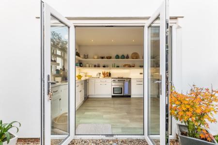 3 bedroom Terraced House for sale in Clarendon Avenue, Leamington Spa