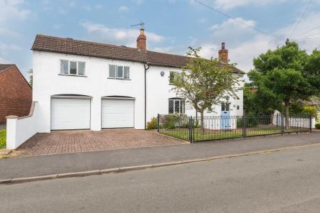 Hawthorne Gardens, Church Road, Long Itchington