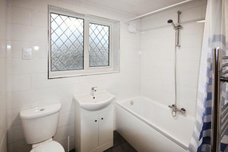 2 bedroom Semi-detached house to let in Waveney Grove, York, YO30