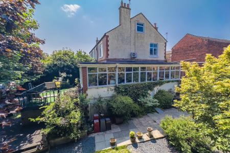 4 bedroom Semi-detached house for sale in High Street, Leeds, LS27