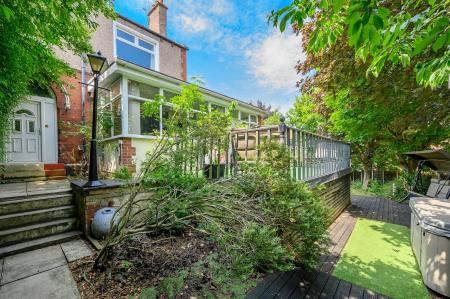 4 bedroom Semi-detached house for sale in High Street, Leeds, LS27