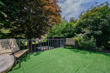 4 bedroom Semi-detached house for sale in High Street, Leeds, LS27