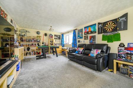 5 bedroom Detached house for sale in Burns Court, Birstall, WF17