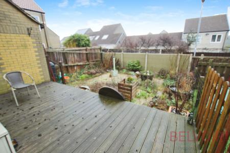 3 bedroom Semi-detached house for sale in Rooms Fold, Leeds, LS27