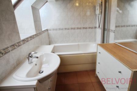 3 bedroom Semi-detached house for sale in Rooms Fold, Leeds, LS27