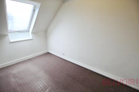 3 bedroom Semi-detached house for sale in Rooms Fold, Leeds, LS27