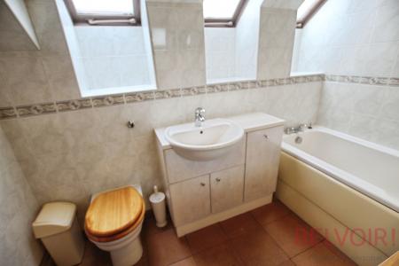 3 bedroom Semi-detached house for sale in Rooms Fold, Leeds, LS27