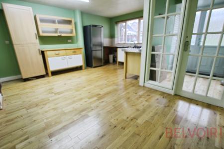 3 bedroom Semi-detached house for sale in Rooms Fold, Leeds, LS27