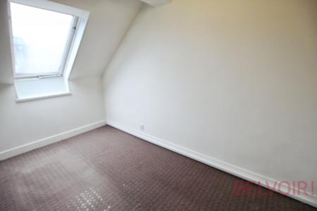 3 bedroom Semi-detached house for sale in Rooms Fold, Leeds, LS27