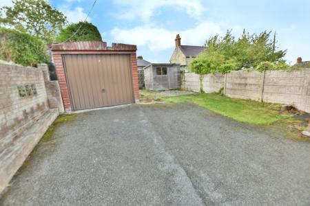 3 bedroom Semi-detached house for sale in Cae Glas, Coedpoeth, LL11