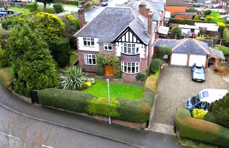 4 bedroom Detached house for sale in Station Road, Trevor, Llangollen, LL20