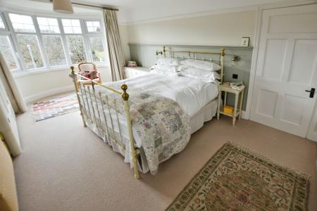 4 bedroom Detached house for sale in Station Road, Trevor, Llangollen, LL20