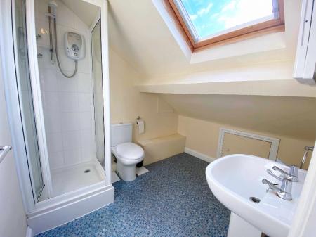 5 bedroom Terraced House for sale in Hartopp Road, Clarendon Park, Leicester, LE2