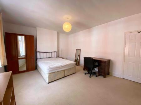 5 bedroom Terraced House for sale in Hartopp Road, Clarendon Park, Leicester, LE2