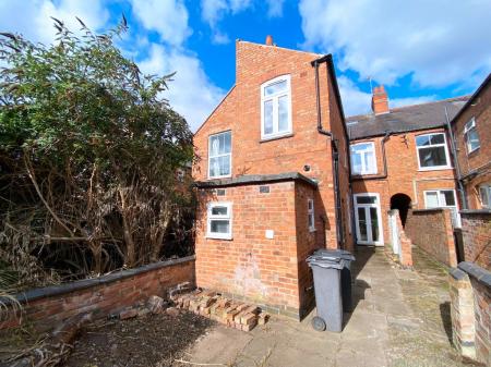 5 bedroom Terraced House for sale in Hartopp Road, Clarendon Park, Leicester, LE2