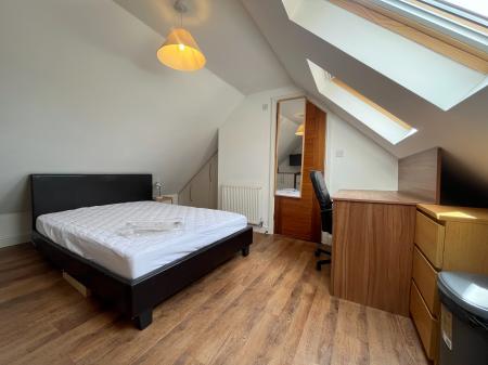 4 bedroom Semi-detached house to let in Abingdon Road, Clarendon Park, Leicester, LE2