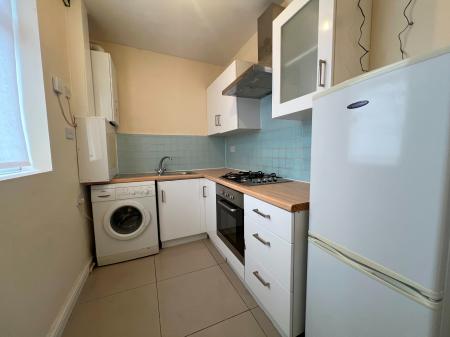 2 bedroom Terraced House to let in Clarendon Park Road, Clarendon Park, Leicester, LE2