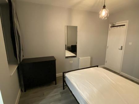 6 bedroom Semi-detached house to let in Duncan Road, Aylestone, Leicester, LE2