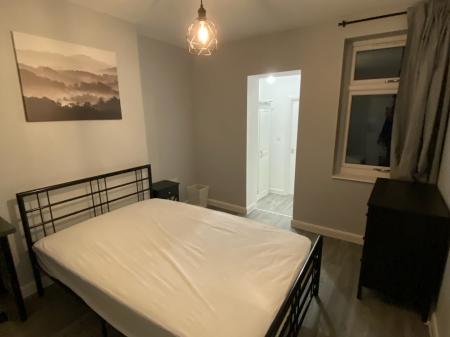 6 bedroom Semi-detached house to let in Duncan Road, Aylestone, Leicester, LE2