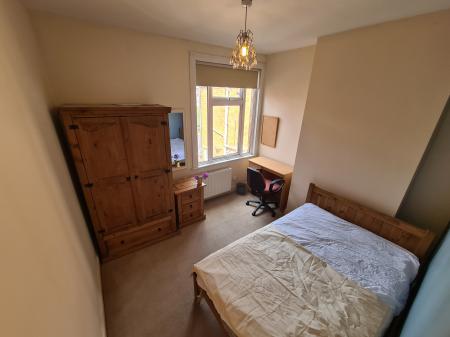 4 bedroom Terraced House to let in Welford Road, Clarendon Park, Leicester, LE2