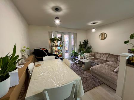 4 bedroom Semi-detached house for sale in Gregory Way, Wigston, LE18