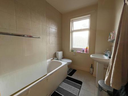 1 bedroom Flat to let in Cecilia Road, Clarendon Park, Leicester, LE2