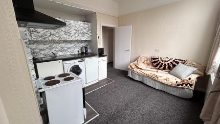 1 bedroom Flat to let in London Road, Stoneygate, Leicester, LE2