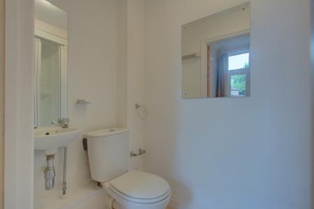 1 bedroom Flat to let in Knighton Road, Clarendon Park, Leicester, LE2