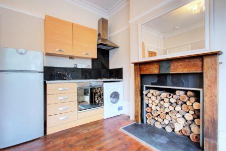 1 bedroom Flat to let in Knighton Road, Clarendon Park, Leicester, LE2