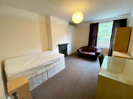 5 bedroom Terraced House to let in Tichborne Street, Leicester, LE2