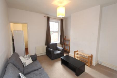 2 bedroom Terraced House to let in Cradock Road, Clarendon Park, Leicester, LE2