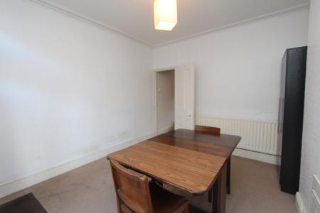 2 bedroom Terraced House to let in Cradock Road, Clarendon Park, Leicester, LE2