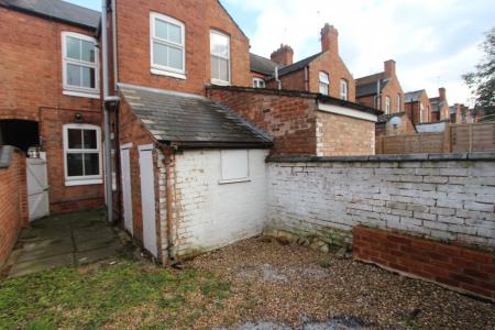 2 bedroom Terraced House to let in Cradock Road, Clarendon Park, Leicester, LE2