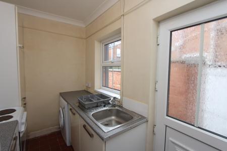 2 bedroom Terraced House to let in Cradock Road, Clarendon Park, Leicester, LE2
