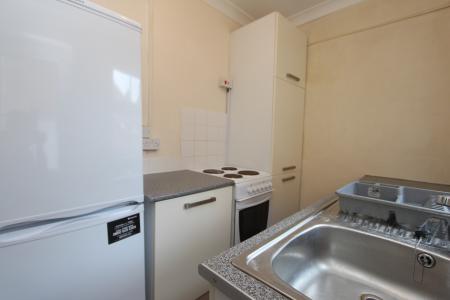 2 bedroom Terraced House to let in Cradock Road, Clarendon Park, Leicester, LE2
