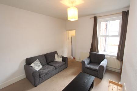 2 bedroom Terraced House to let in Cradock Road, Clarendon Park, Leicester, LE2
