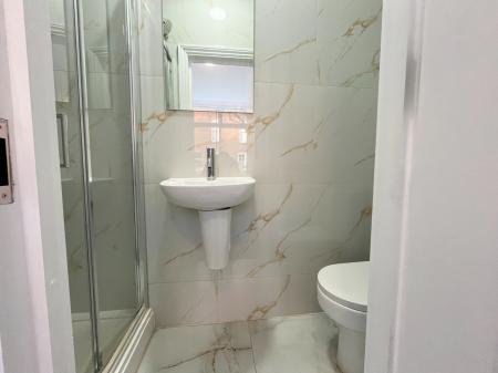 4 bedroom Terraced House to let in Oxford Road, Clarendon Park, Leicester, LE2