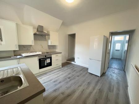 4 bedroom Terraced House to let in Oxford Road, Clarendon Park, Leicester, LE2