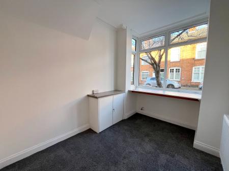 4 bedroom Terraced House to let in Oxford Road, Clarendon Park, Leicester, LE2