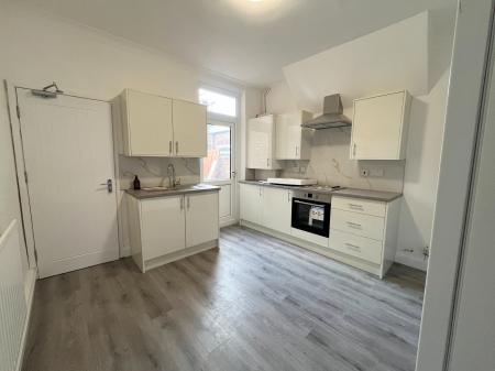 4 bedroom Terraced House to let in Oxford Road, Clarendon Park, Leicester, LE2