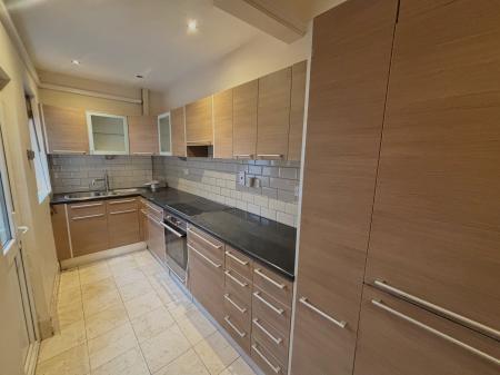 2 bedroom Terraced House to let in Lansdowne Road, Aylestone, Leicester, LE2