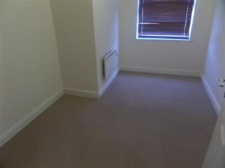 2 bedroom Flat to let in Olsen Rise, Bunkers Hill, Lincoln, LN2