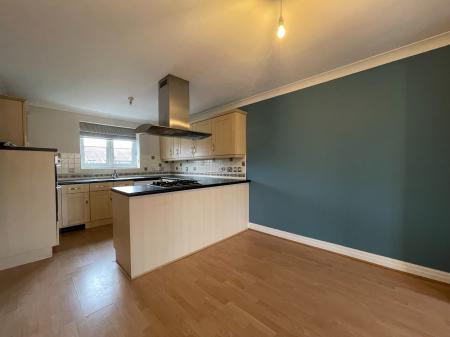 4 bedroom Terraced House to let in Bridge Walk, Burton Waters, Lincoln, LN1