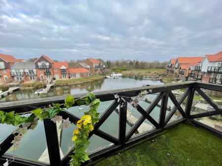 4 bedroom Terraced House to let in Bridge Walk, Burton Waters, Lincoln, LN1
