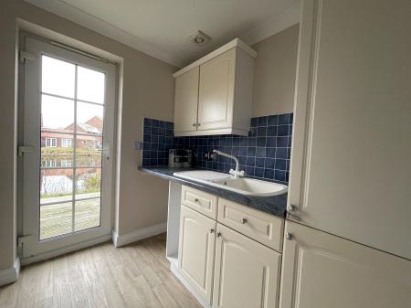 4 bedroom Terraced House to let in Bridge Walk, Burton Waters, Lincoln, LN1